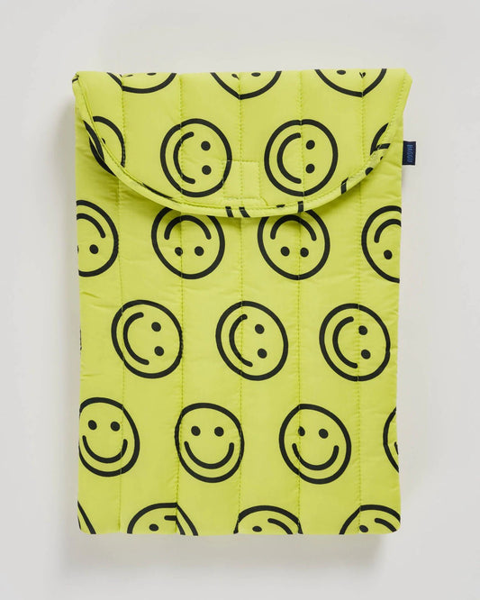 Baggu 16" tietokoneen suojakotelo Smiley I topattu puffy - malli - Lempi Lifestyle