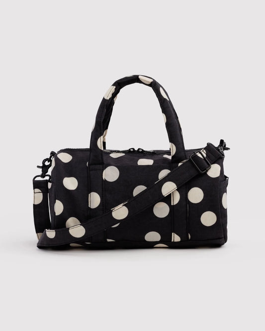 Baggu Nylon Duffle viikonloppulaukku - Black and Cream Polka Dot - Lempi Lifestyle