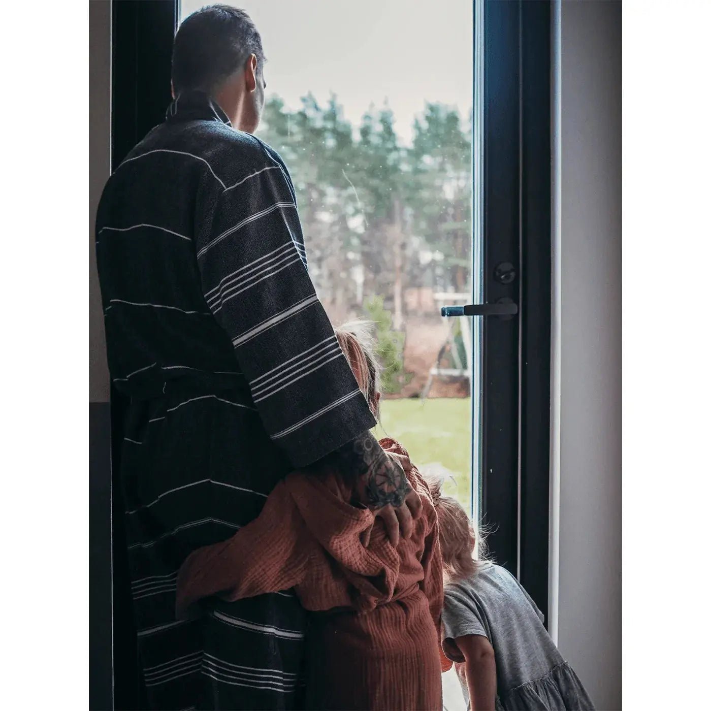 Home Kylpytakki – %100 Puuvillainen, Kevyt ja Tyylikäs Musta Kylpytakki - Lempi Lifestyle