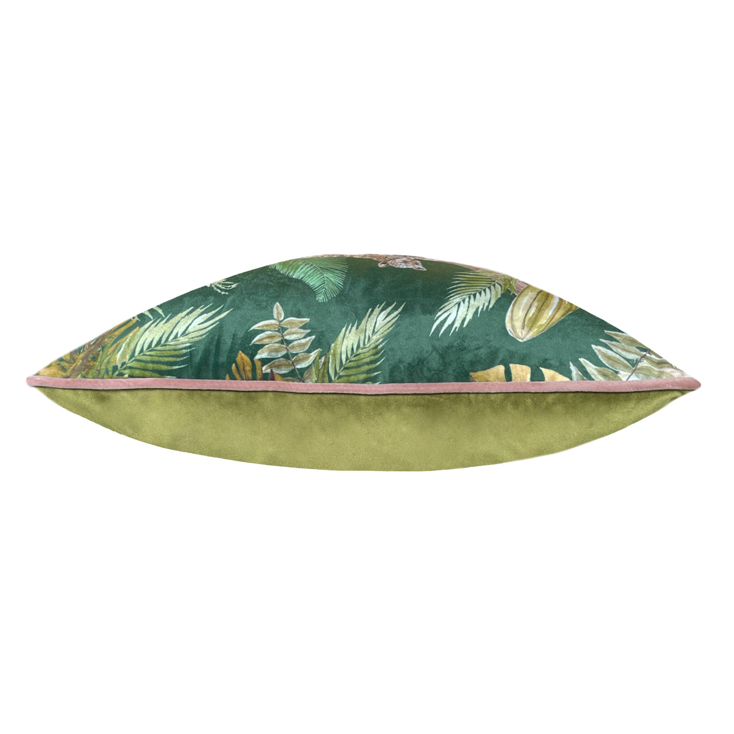 Samettityyny Jungle Leopards vihreä 43 x 43 cm - Lempi Lifestyle