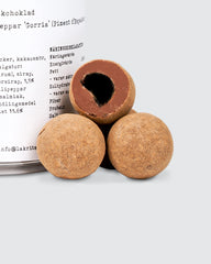 Chilla Gunilla - lakritsi maitosuklaalla ja chilipippurilla