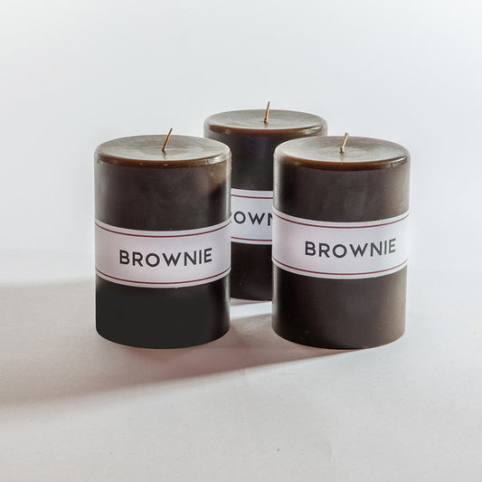 Large scented candle brownie