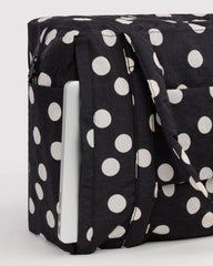 Baggu Cloud Carry-On matkalaukku - Black and Cream Polka Dot - Lempi Lifestyle