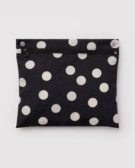 Baggu Cloud Carry-On matkalaukku - Black and Cream Polka Dot - Lempi Lifestyle