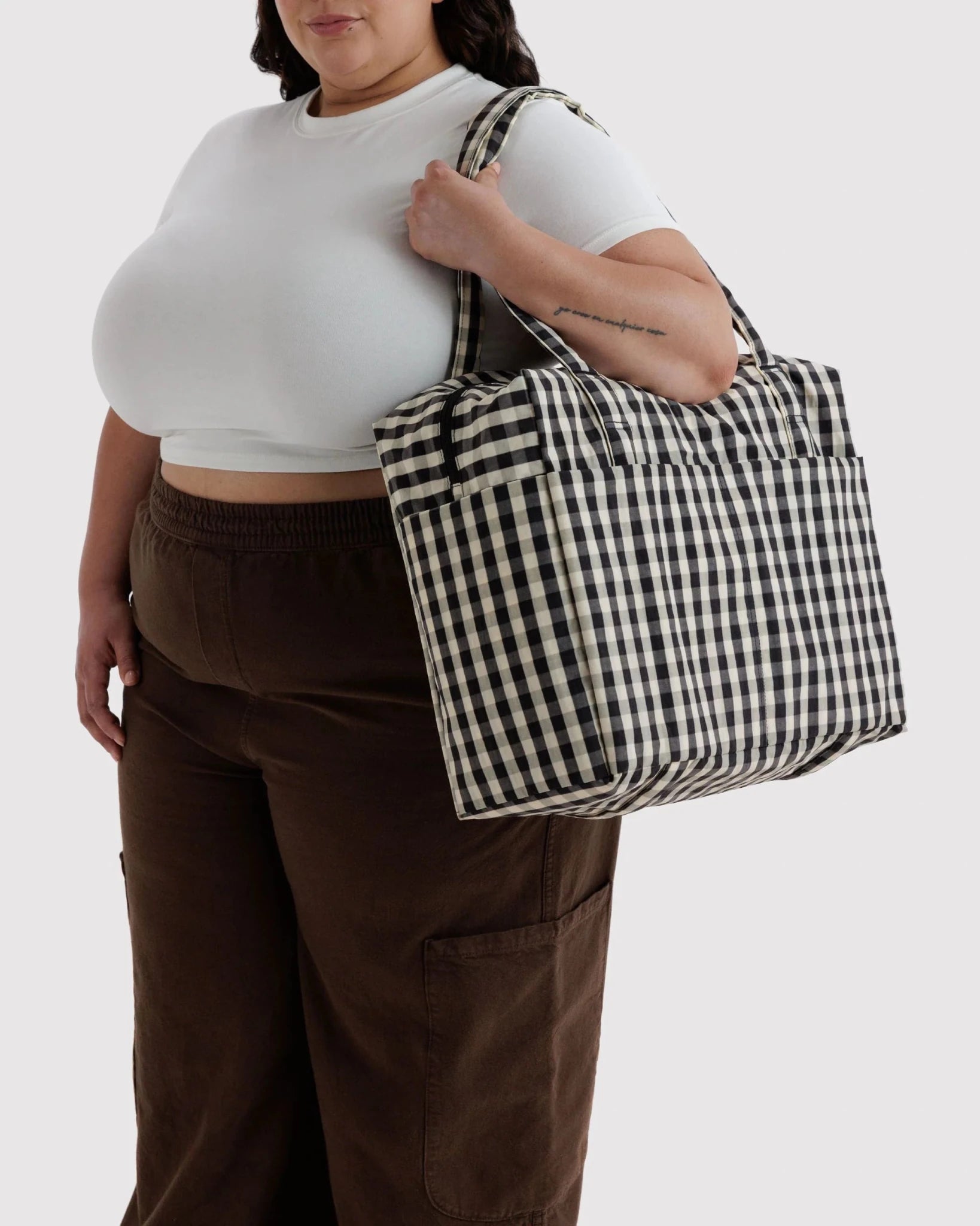 Baggu - Cloud Carry-On ruutu - Stripe Gingham - Lempi Lifestyle