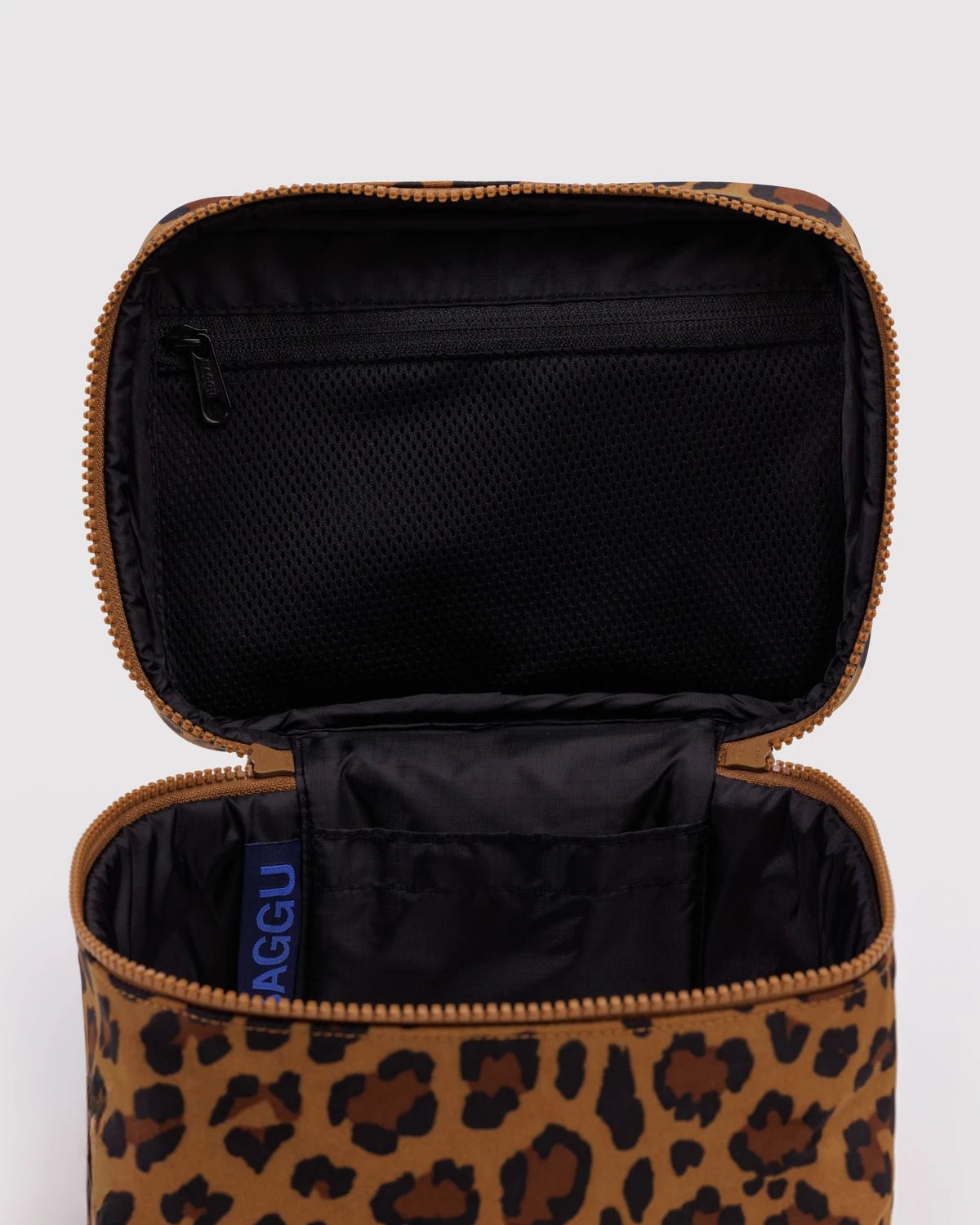 Baggu Large Cosmetic Case leopardikuosilla - Lempi Lifestyle