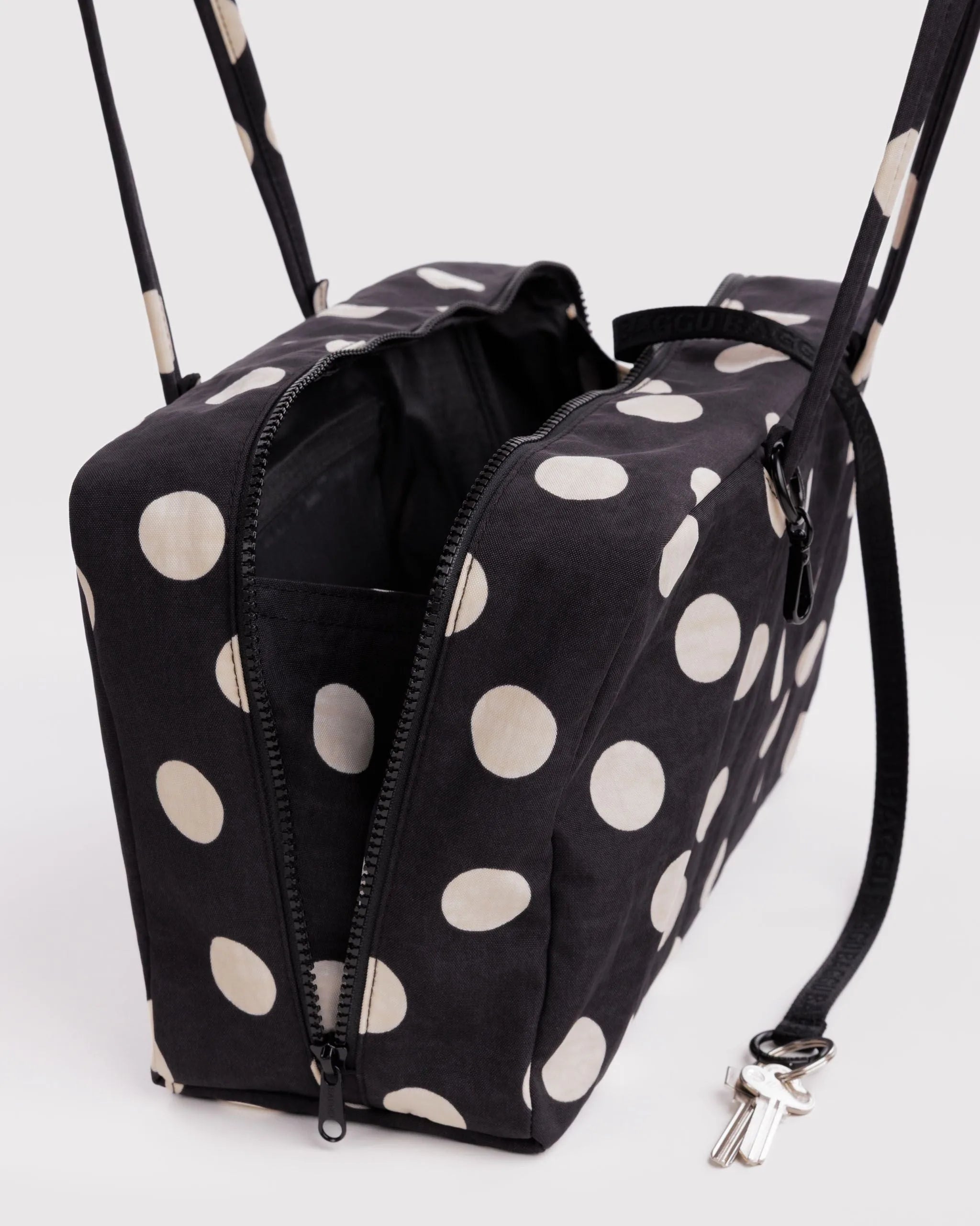 Baggu Medium Nylon Bowler käsilaukku - Black and Cream Polka Dot - Lempi Lifestyle