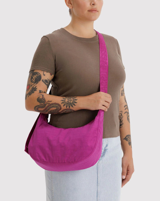 Baggu Medium Nylon Crescent - Fuchsia - Lempi Lifestyle