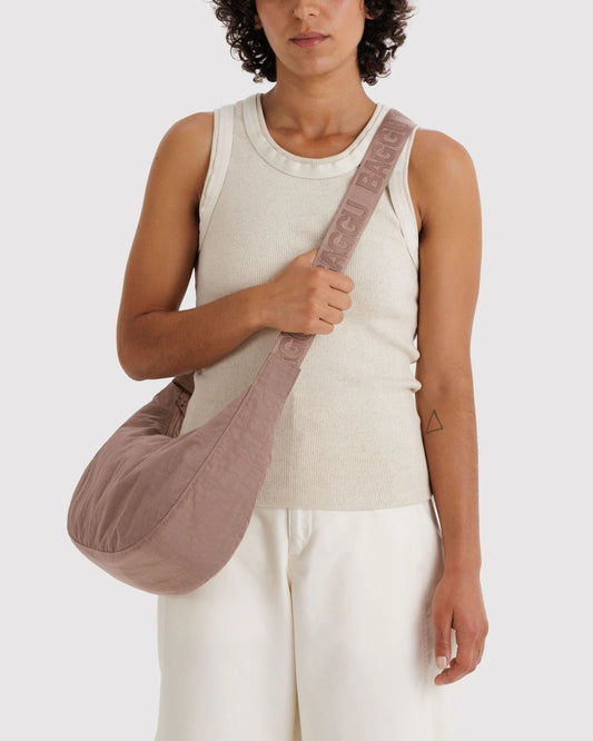 Baggu Medium Nylon Crescent laukku - Almond - Lempi Lifestyle