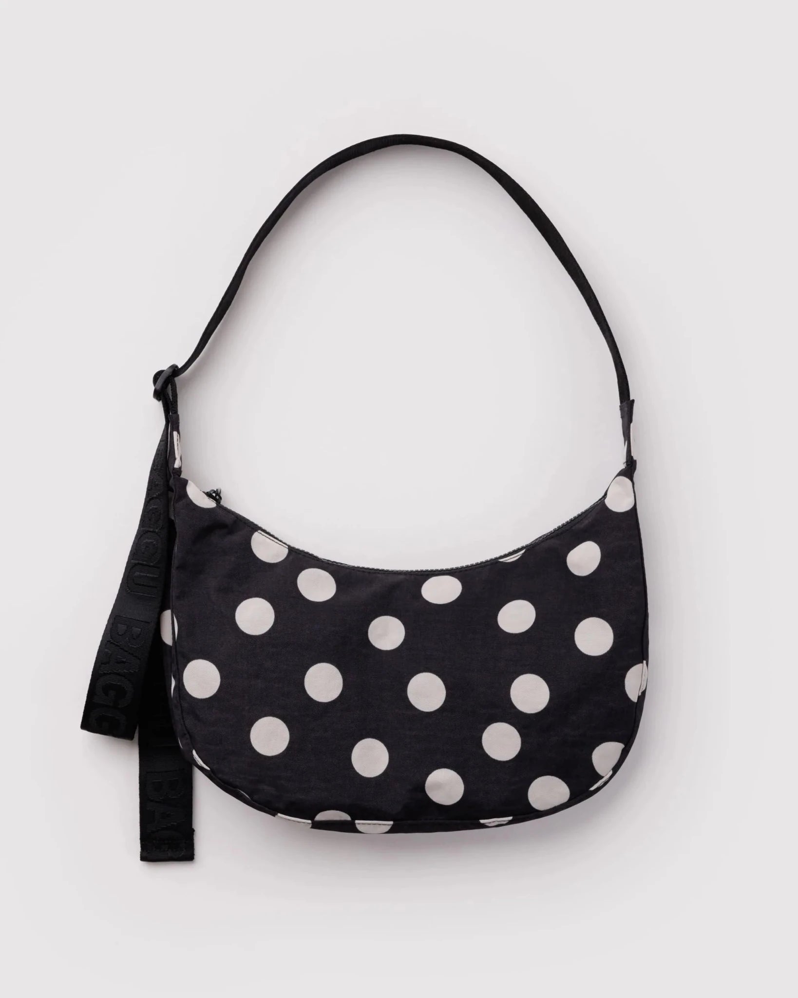 Baggu Medium Nylon Crescent laukku - Black and Cream Polka Dot - Lempi Lifestyle