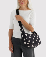 Baggu Medium Nylon Crescent laukku - Black and Cream Polka Dot - Lempi Lifestyle