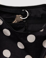 Baggu Medium Nylon Crescent laukku - Black and Cream Polka Dot - Lempi Lifestyle