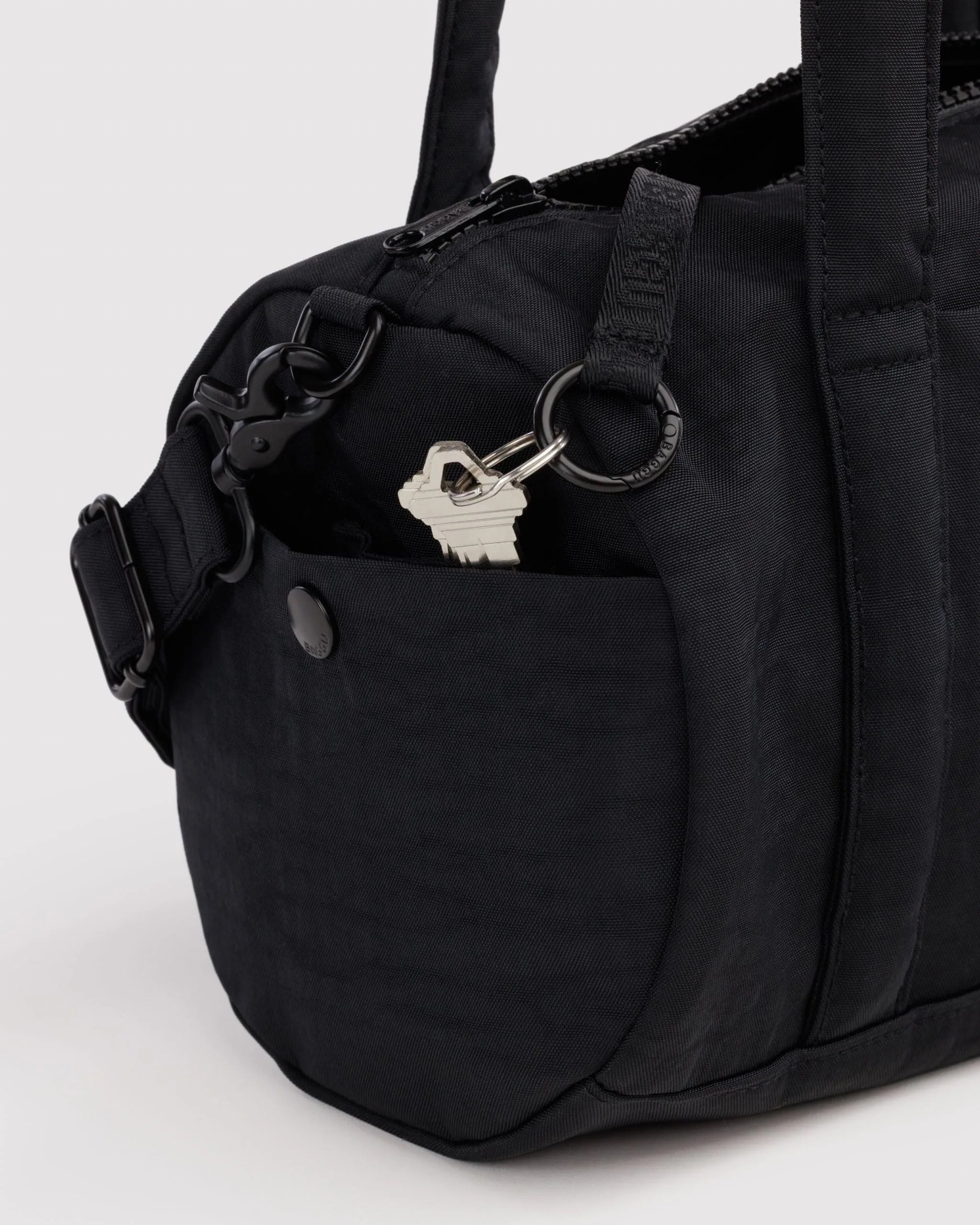Baggu Nylon Duffle viikonloppulaukku - Black - Lempi Lifestyle