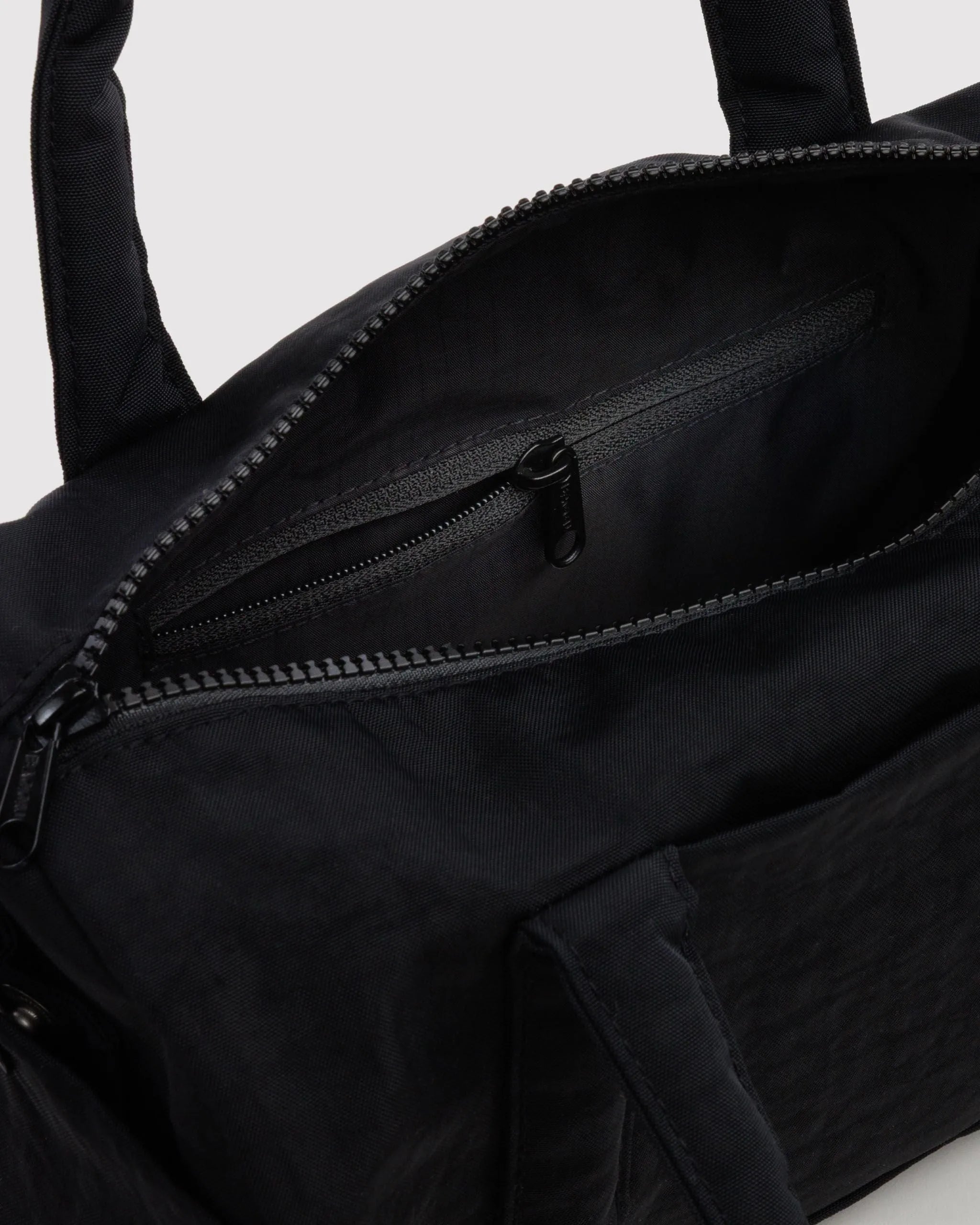 Baggu Nylon Duffle viikonloppulaukku - Black - Lempi Lifestyle