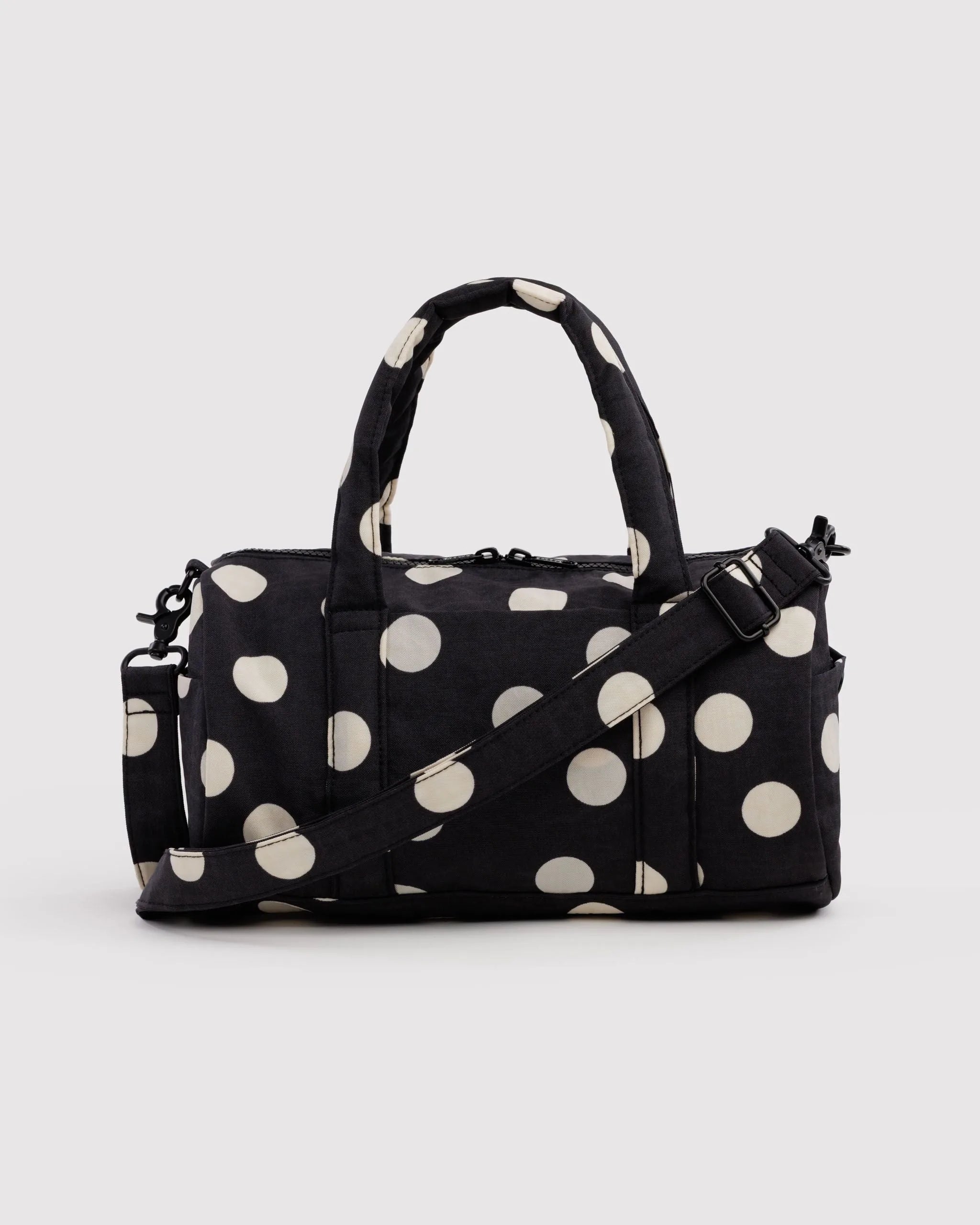 Baggu Nylon Duffle viikonloppulaukku - Black and Cream Polka Dot - Lempi Lifestyle