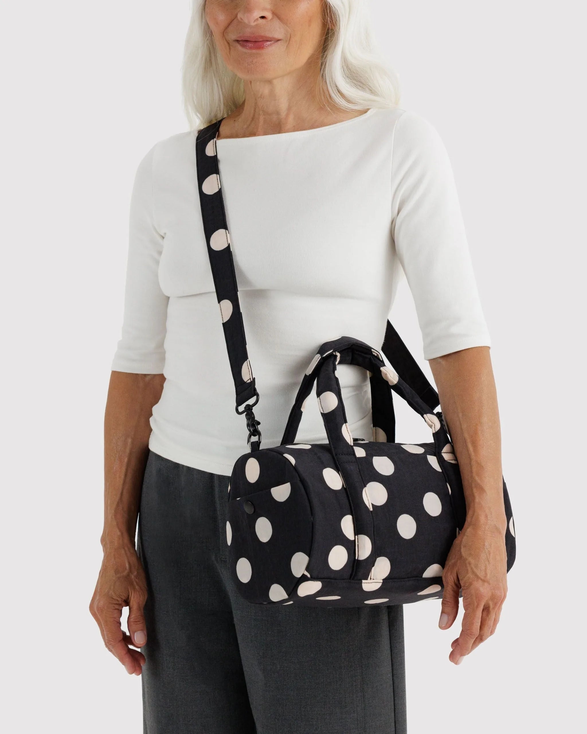 Baggu Nylon Duffle viikonloppulaukku - Black and Cream Polka Dot - Lempi Lifestyle