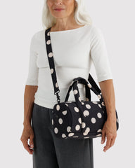 Baggu Nylon Duffle viikonloppulaukku - Black and Cream Polka Dot - Lempi Lifestyle