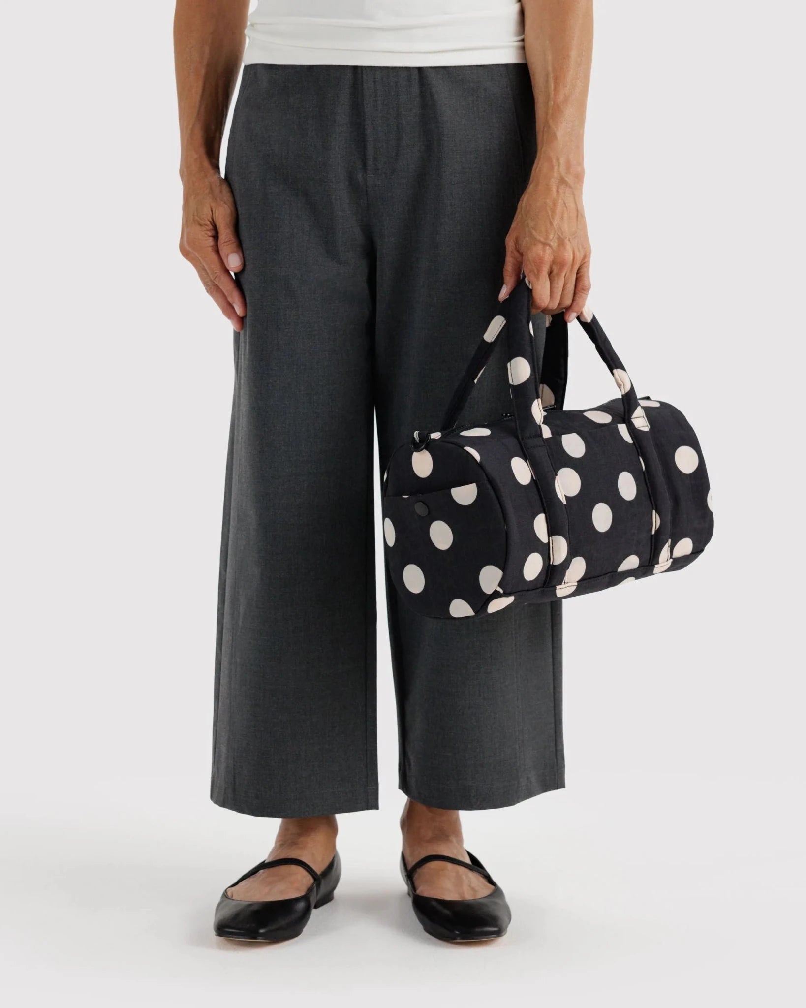 Baggu Nylon Duffle viikonloppulaukku - Black and Cream Polka Dot - Lempi Lifestyle