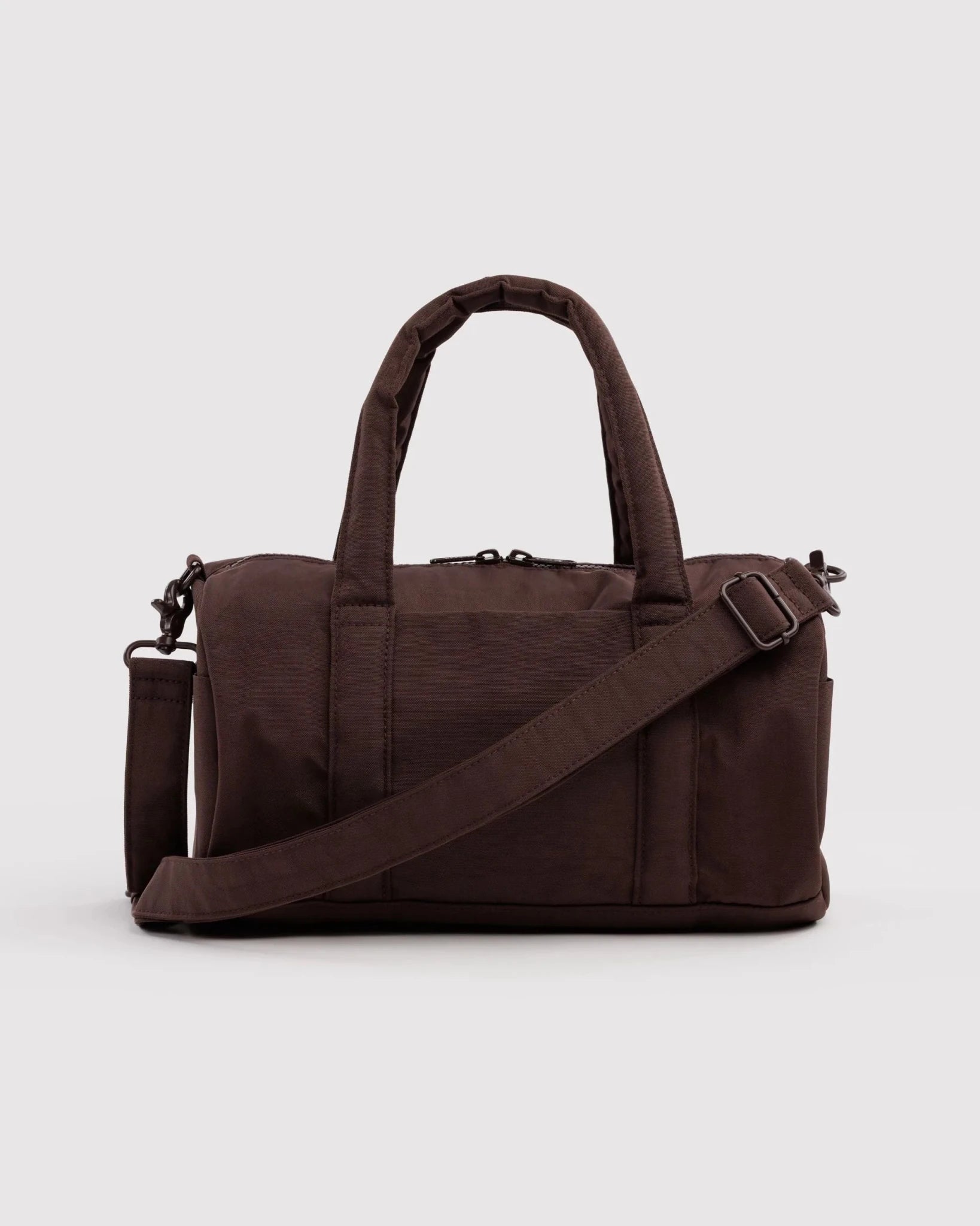 Baggu Nylon Duffle viikonloppulaukku - Coffee - Lempi Lifestyle
