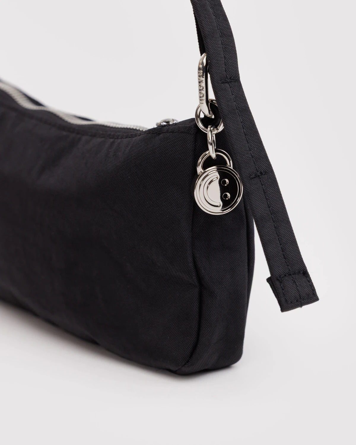 Baggu pieni crossbody - laukku I musta - Lempi Lifestyle