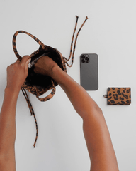 Baggu pussukkalaukku I musta - Lempi Lifestyle