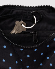 Baggu Small Nylon Crescent laukku - Black and Sky Blue Micro Dot - Lempi Lifestyle