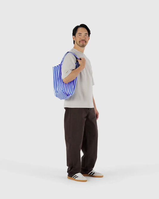 Baggu standard, sinivalkoraidallinen kestokassi - Lempi Lifestyle