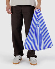 Baggu standard, sinivalkoraidallinen kestokassi - Lempi Lifestyle