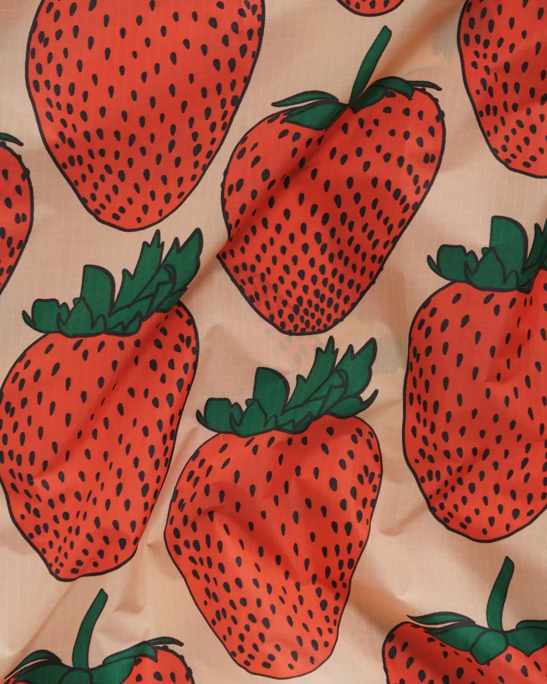 Big Baggu, iso kestokassi mansikka