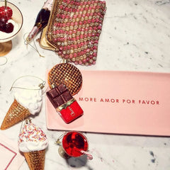 Iso tarjoilulautanen MORE AMOR POR FAVOR I vaaleanpunainen 35 x 15 cm - Lempi Lifestyle