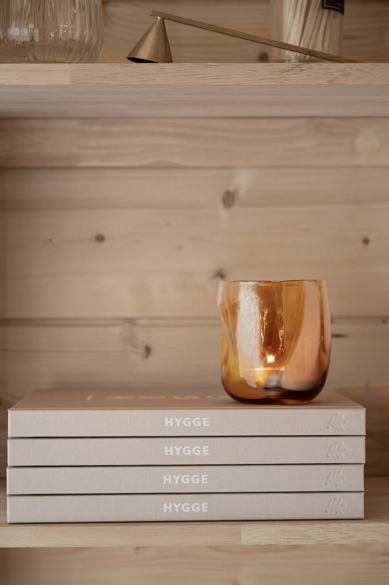 Kirja: Suomalainen Hygge – How to Survive Kaamos - Lempi Lifestyle