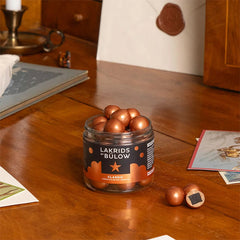 Lakrids by Bülow Classic Caramel - suklaakuorrutettu lakritsi 115 g - Lempi Lifestyle