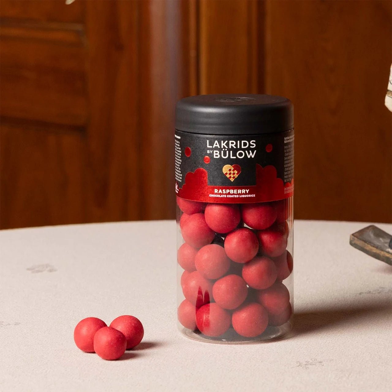 Lakrids by Bülow Crispy Raspberry - suklaakuorrutettu lakritsi 270 g - Lempi Lifestyle