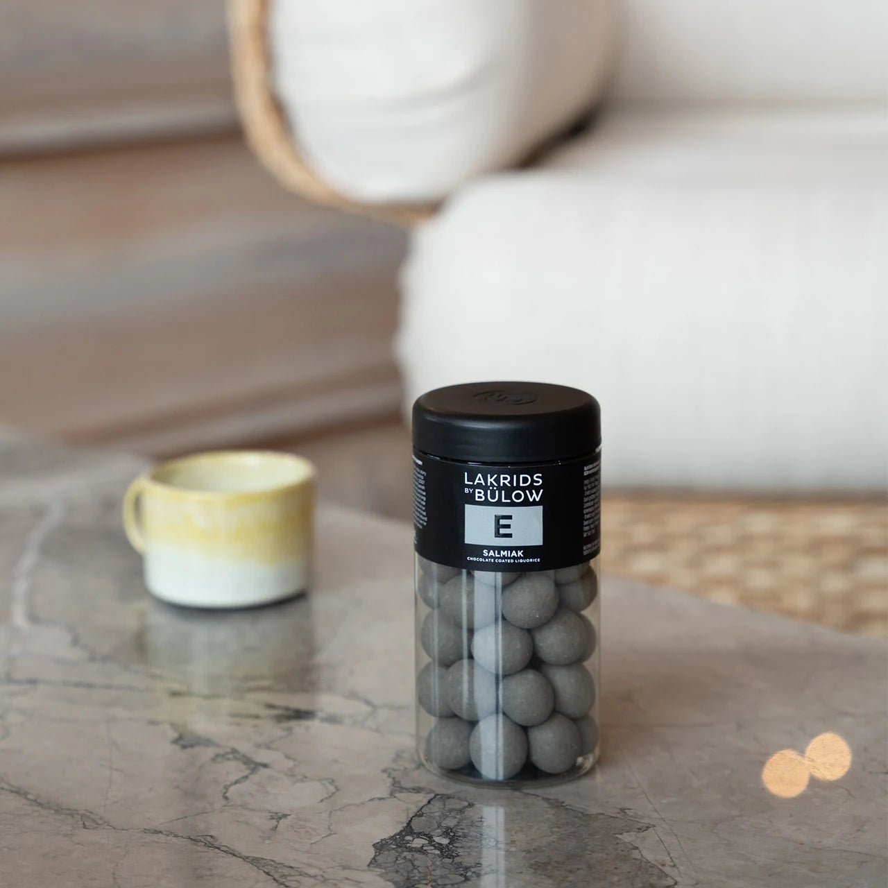 Lakrids by Bülow E - Salmiak - suklaakuorrutettu lakritsi 270 g - Lempi Lifestyle