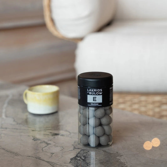 Lakrids by Bülow E - Salmiak - suklaakuorrutettu lakritsi 270 g - Lempi Lifestyle