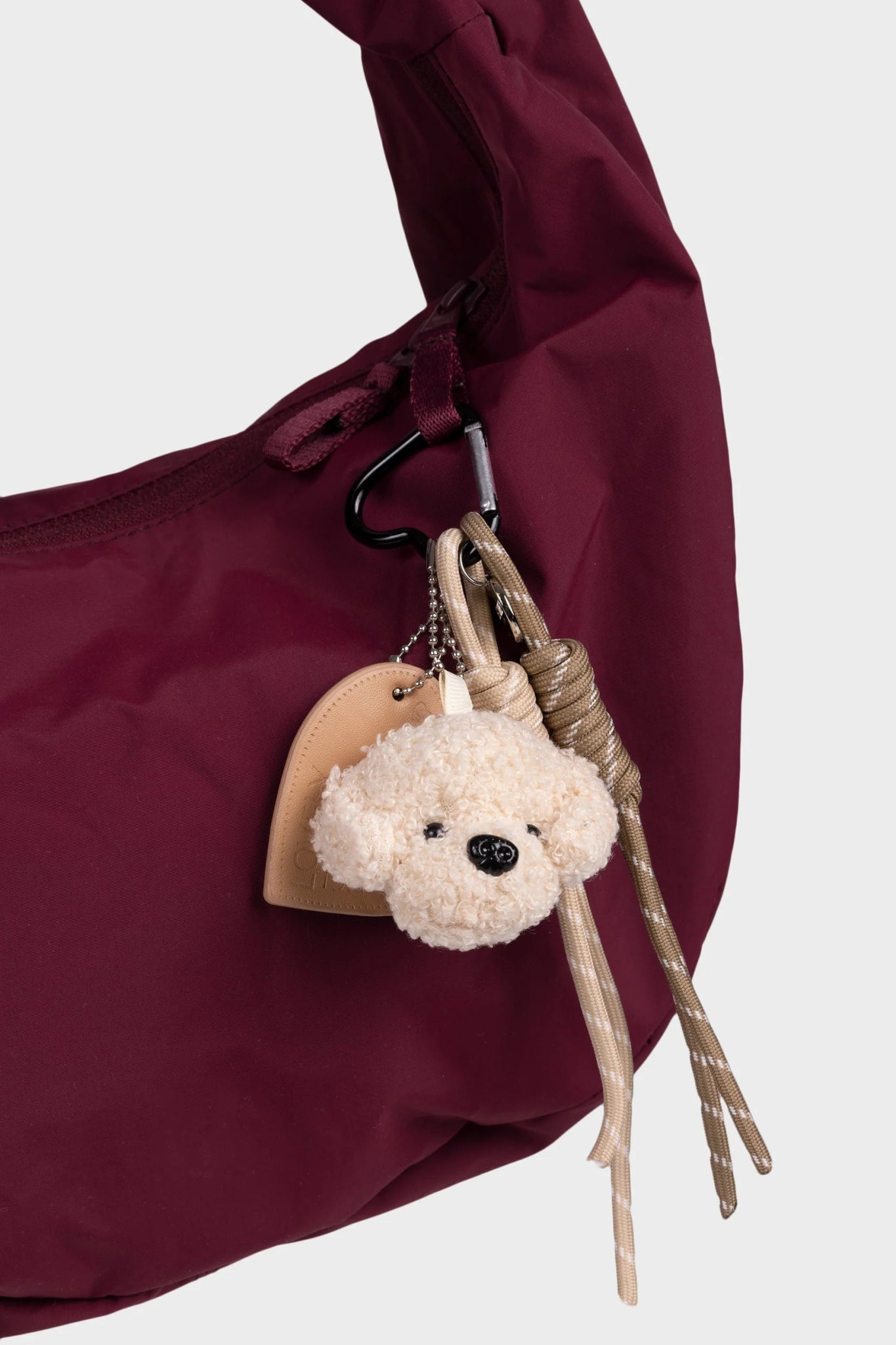 Laukkukoriste I Pörröinen vaalea nalle - Lempi Lifestyle