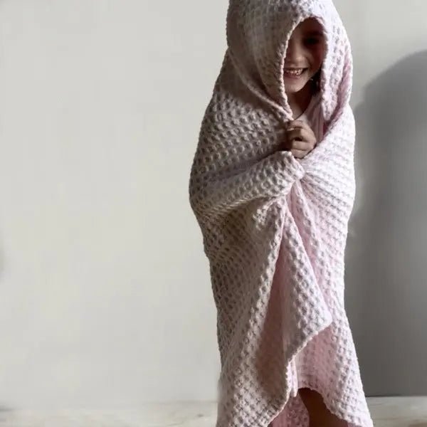Lempi Waffle Kylpypyyhe Hupulla - Lasten Malli - Lempi Lifestyle