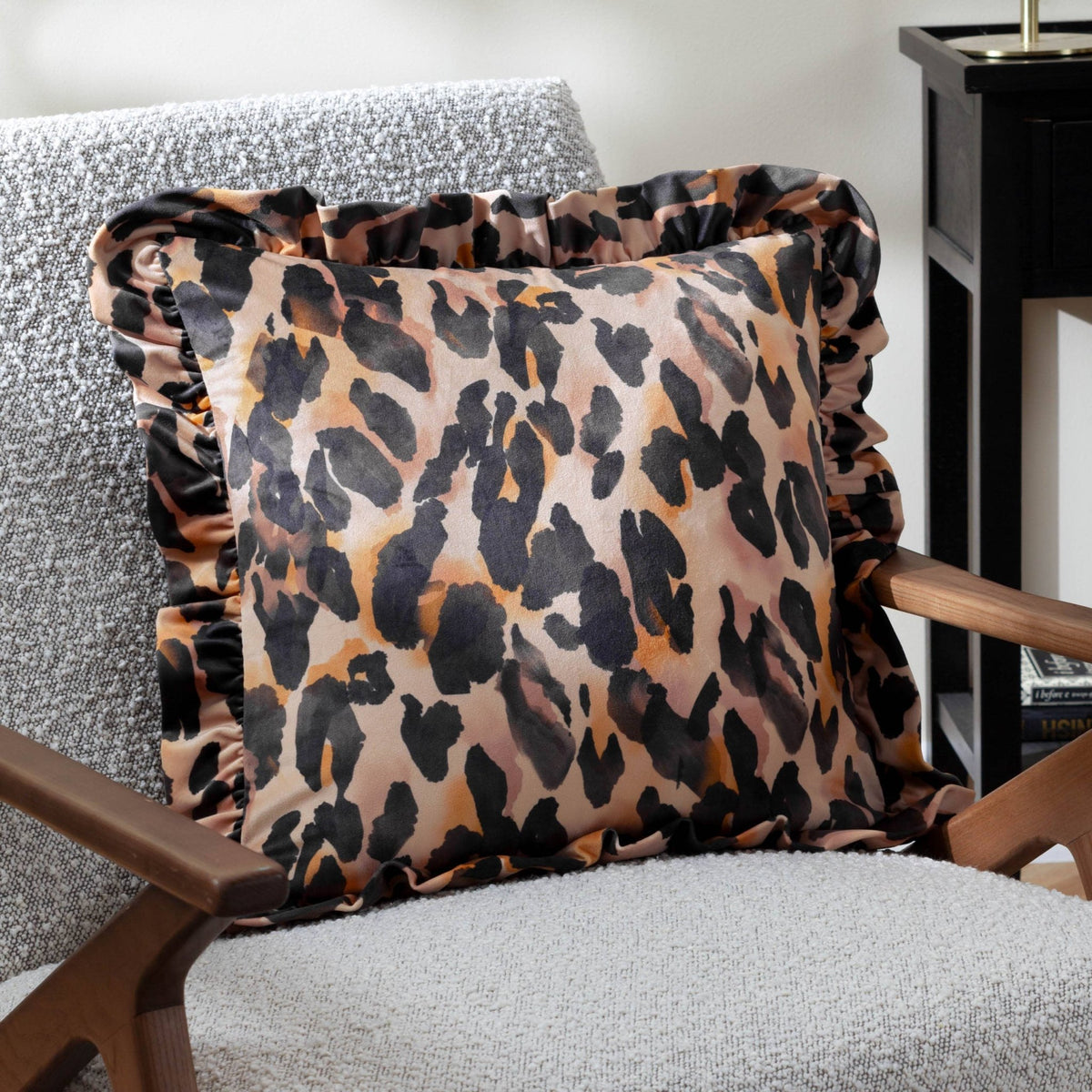 Leopardityyny samettia 45 x45 cm - Lempi Lifestyle