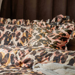 Leopardityyny samettia 45 x45 cm - Lempi Lifestyle