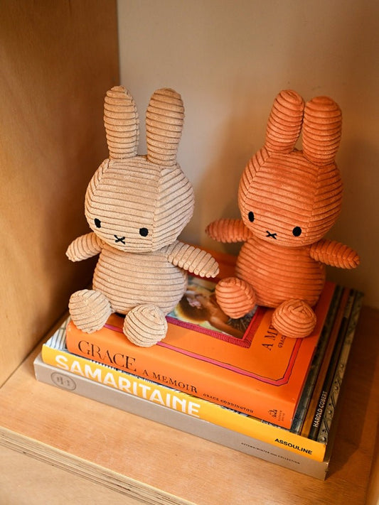 Miffy - pupu vakosametti 23 cm I pumpkin oranssinsävy - Lempi Lifestyle