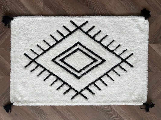 Bathroom rug, black and white