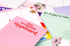 Muistilehtiö just pretending to be organised - Lempi Lifestyle