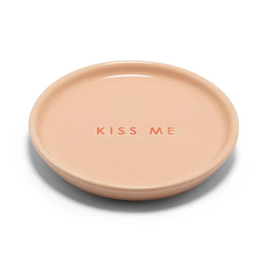 Pieni lautanen Kiss me I halkaisija 8,5 cm - Lempi Lifestyle