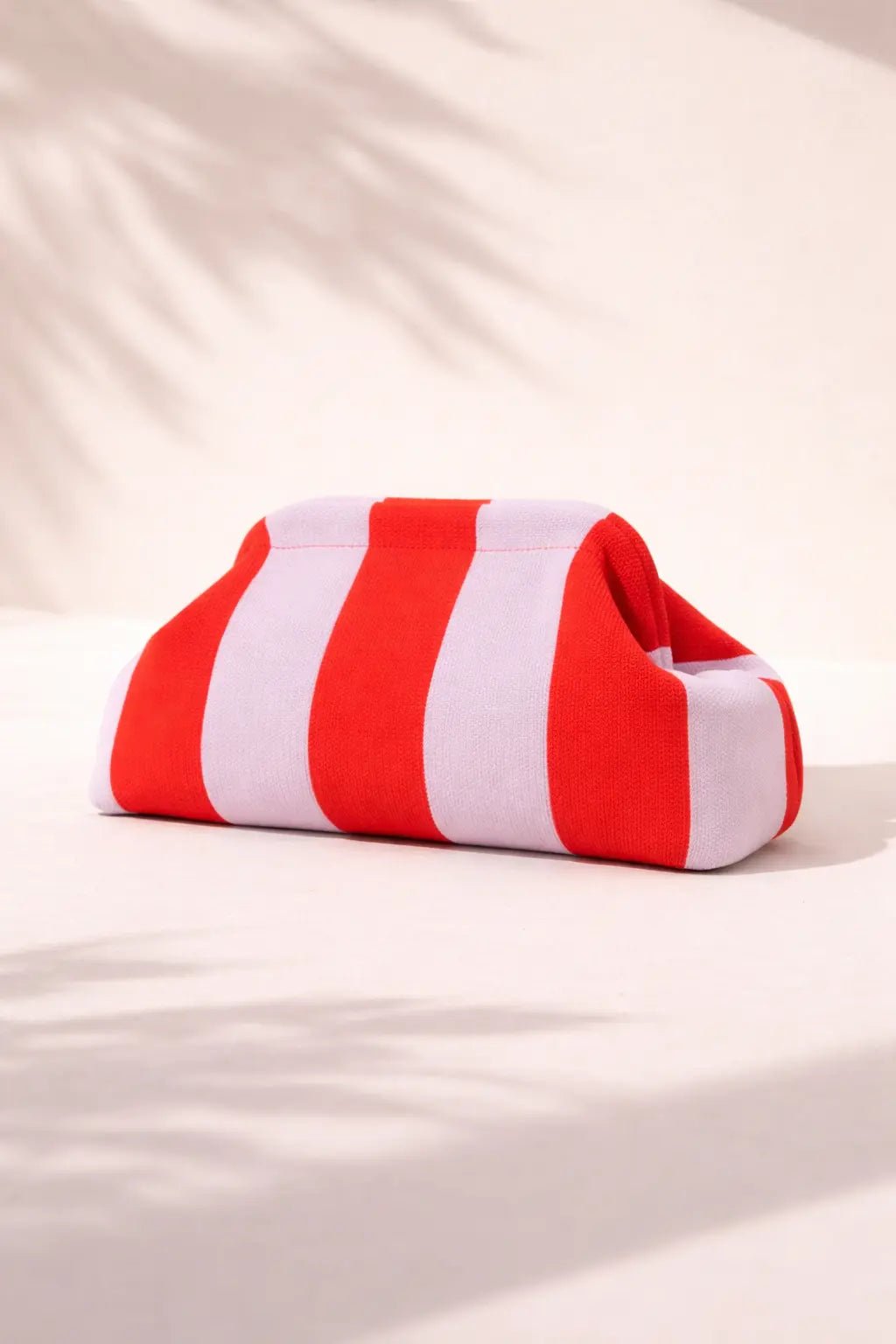 Raidallinen meikkilaukku – värikäs kosmetiikkapussi - Lempi Lifestyle