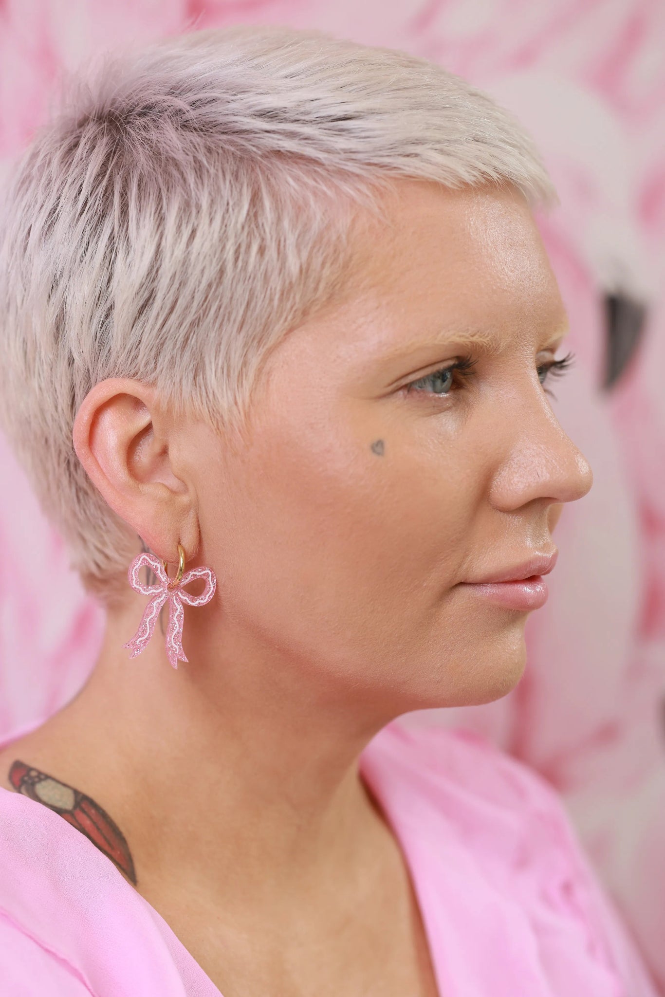 Rusetti korvakorut, vaaleanpunainen glitter - Lempi Lifestyle