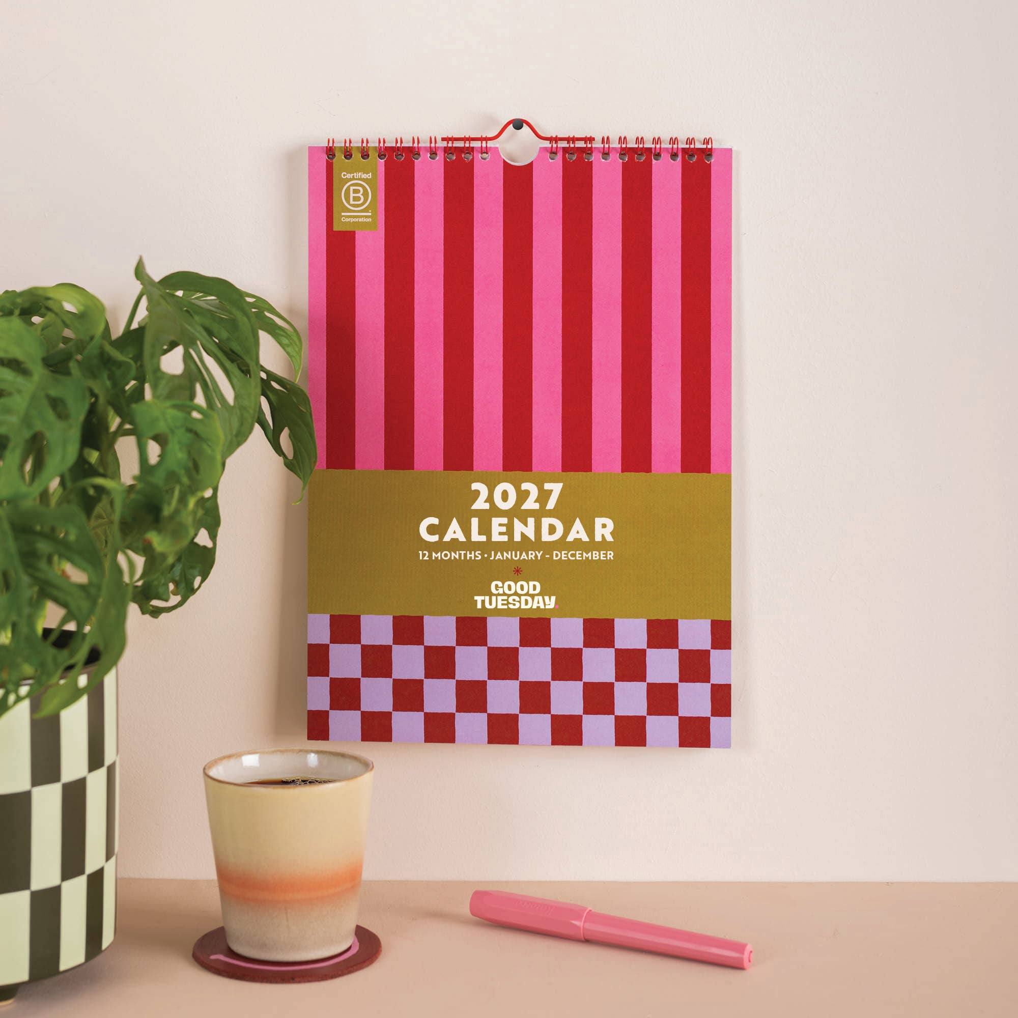 Seinäkalenteri 2027 - ruutu ja raita kalenteri - Lempi Lifestyle