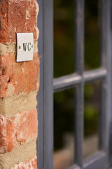 WC kyltti – metallinen ovikyltti kylpyhuoneeseen - Lempi Lifestyle